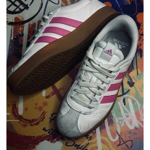 Adidas VL Court Women's Size 7.5 Great condition